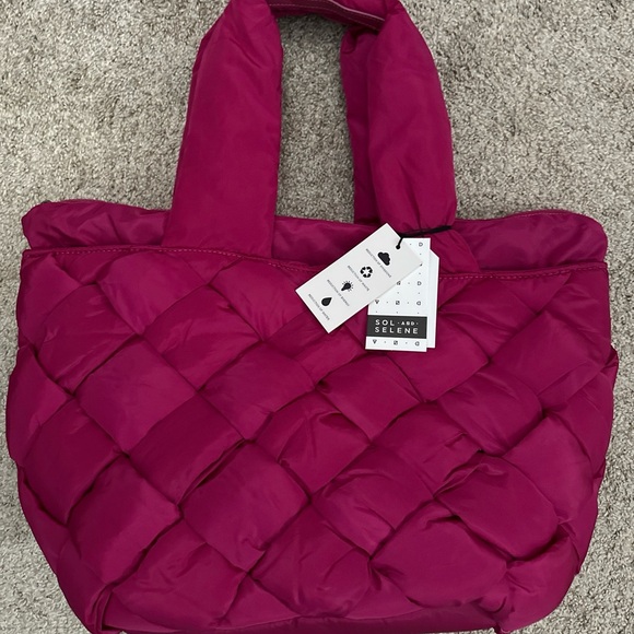 Sol and Selene intuition east west tote Magenta NWT - quilted puffer bag - Picture 5 of 7